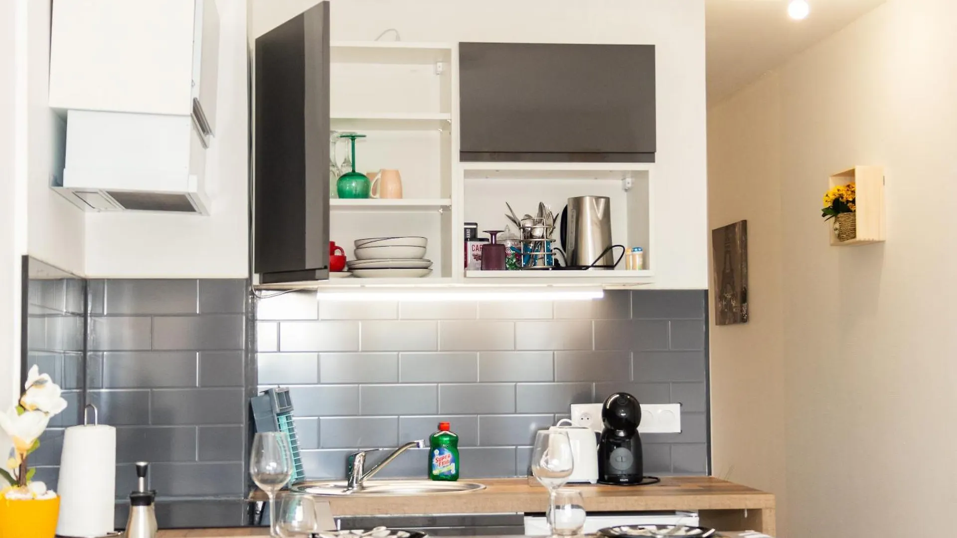 Sky Haven, 5Mins Orly Airport Apartment Athis-Mons France